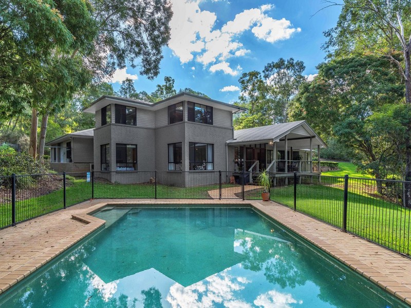 116 Boscombe Road, Brookfield QLD 4069