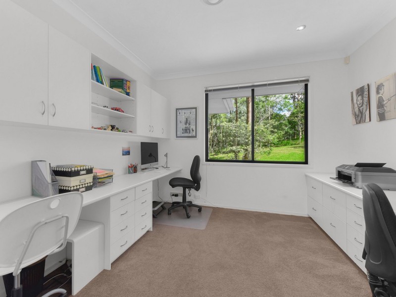 116 Boscombe Road, Brookfield QLD 4069