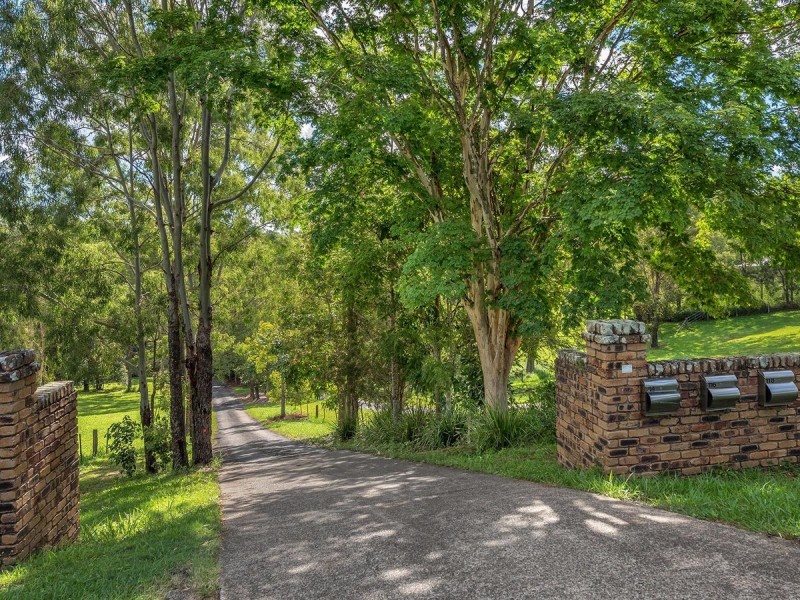 116 Boscombe Road, Brookfield QLD 4069