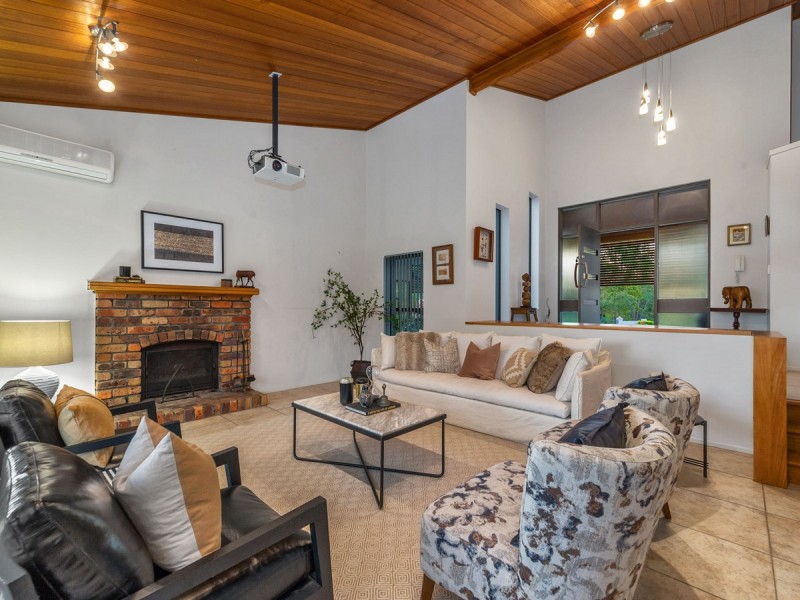 306 Pinjarra Road, Pinjarra Hills QLD 4069