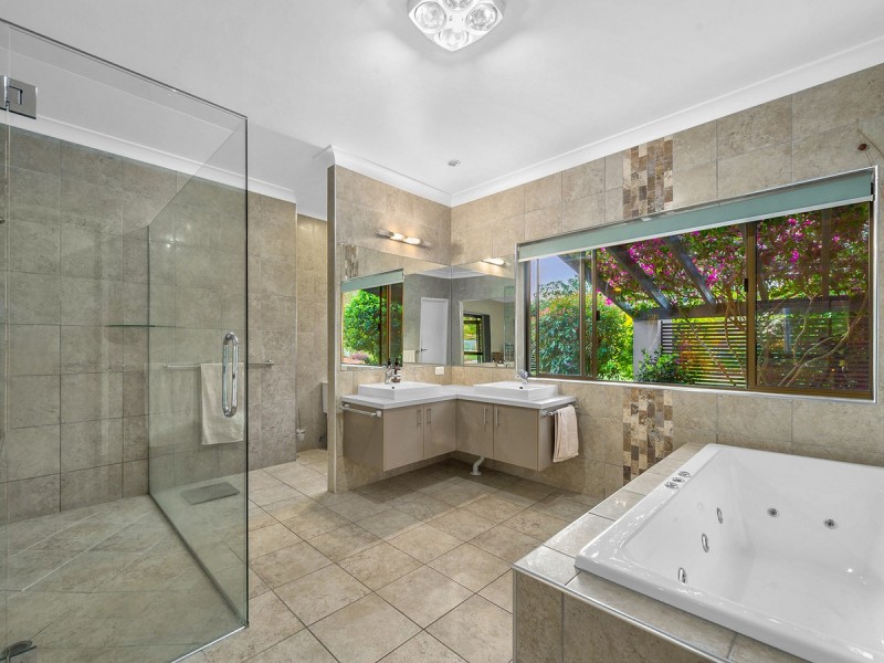 306 Pinjarra Road, Pinjarra Hills QLD 4069