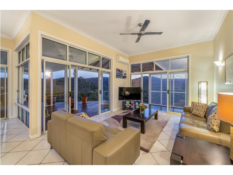 589 Upper Brookfield Road, Upper Brookfield QLD 4069