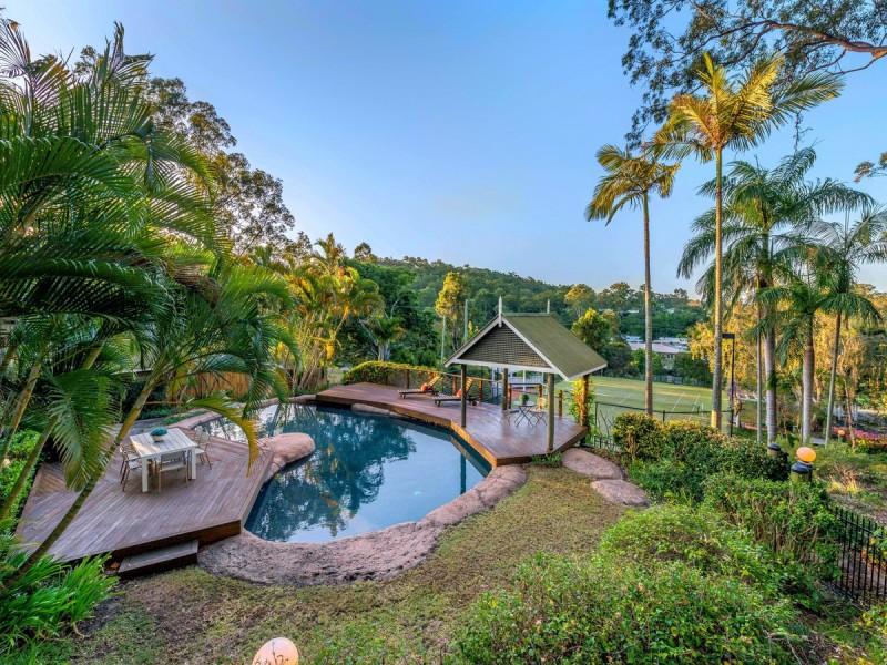 37 Carwoola Street, Bardon QLD 4065