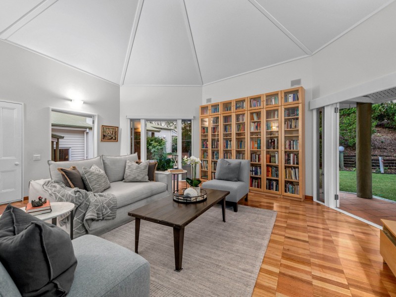37 Carwoola Street, Bardon QLD 4065