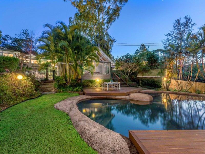 37 Carwoola Street, Bardon QLD 4065