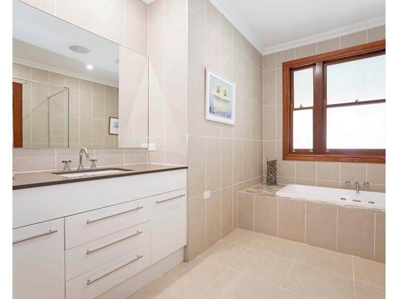 830 Upper Brookfield Road, Upper Brookfield QLD 4069