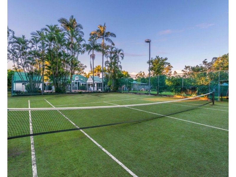 24 Sugars Road, Bellbowrie QLD 4070