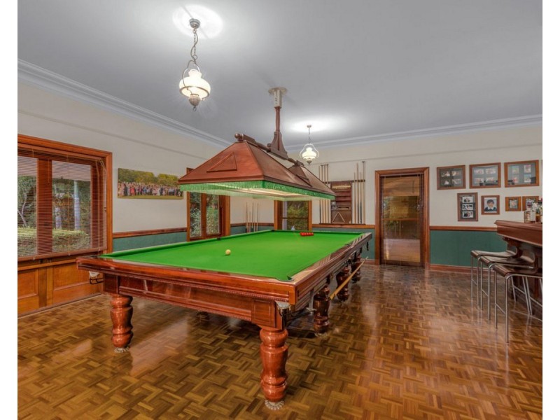 24 Sugars Road, Bellbowrie QLD 4070