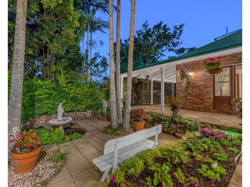 24 Sugars Road, Bellbowrie QLD 4070