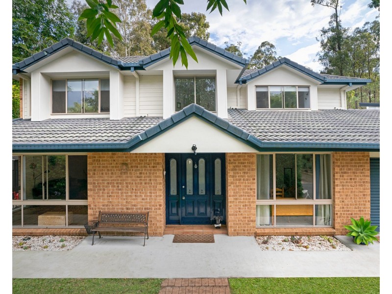 30 Binyara Street, Chapel Hill QLD 4069