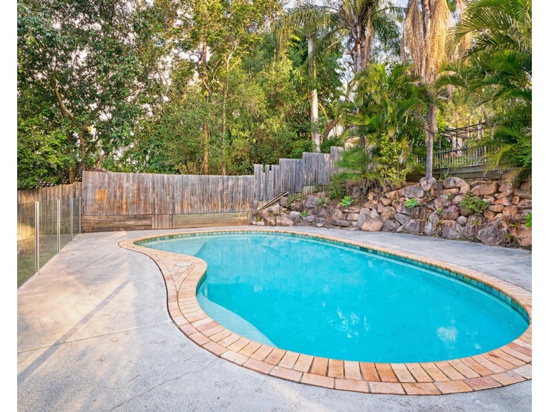 30 Binyara Street, Chapel Hill QLD 4069