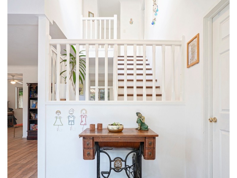 30 Binyara Street, Chapel Hill QLD 4069