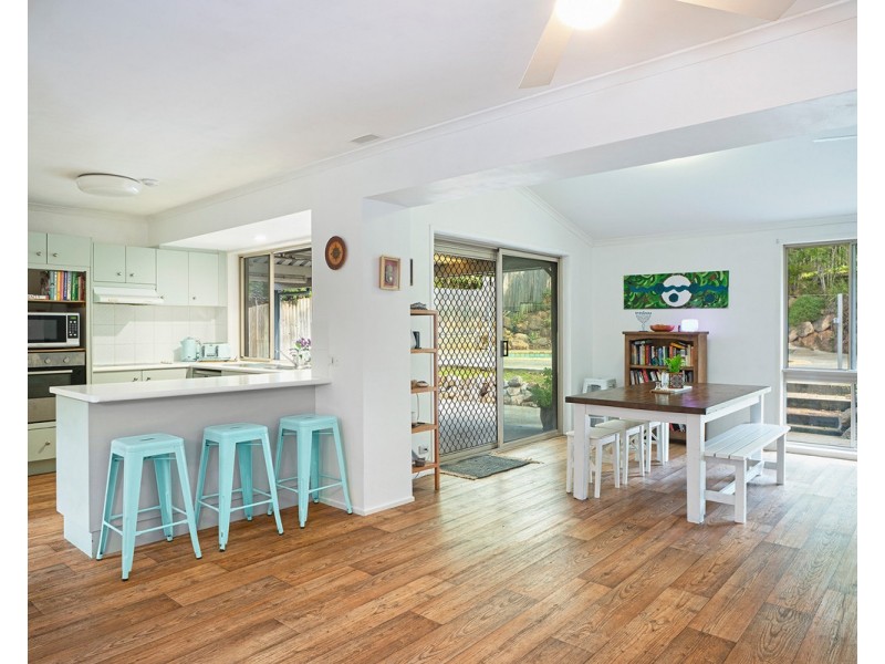 30 Binyara Street, Chapel Hill QLD 4069