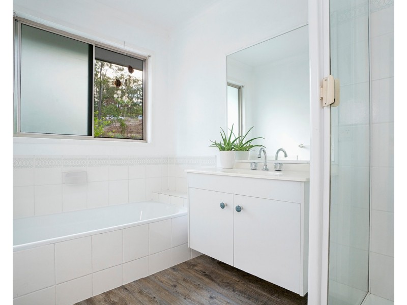 30 Binyara Street, Chapel Hill QLD 4069