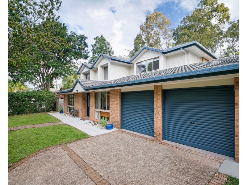 30 Binyara Street, Chapel Hill QLD 4069