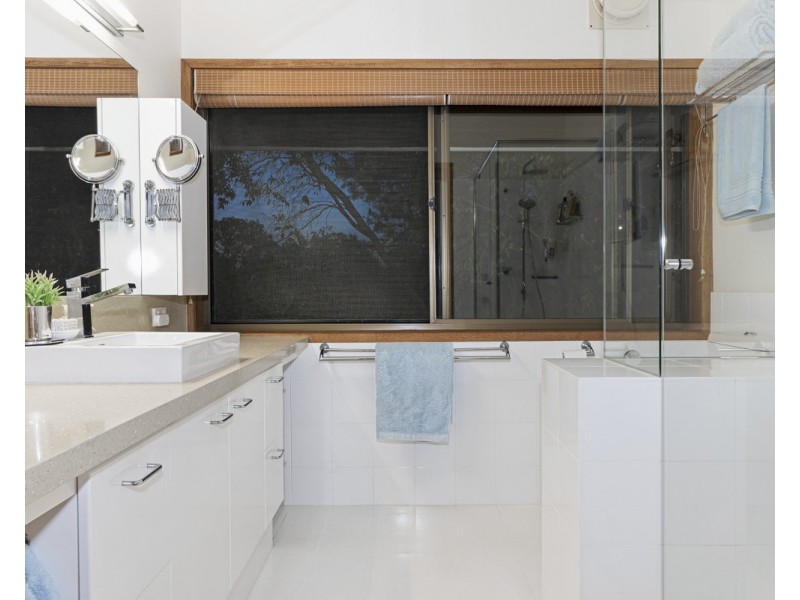 170 Boscombe Road, Brookfield QLD 4069