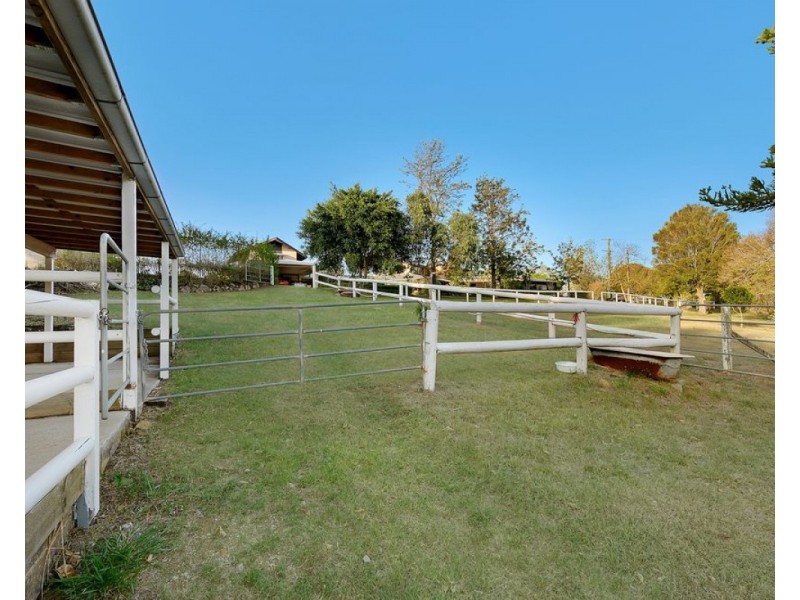 63 McMullen Road, Brookfield QLD 4069