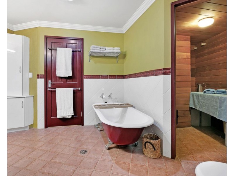 63 McMullen Road, Brookfield QLD 4069