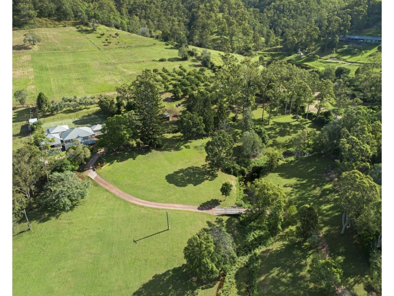 302 Upper Brookfield Road, Upper Brookfield QLD 4069