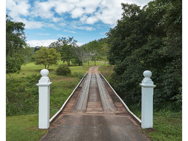 302 Upper Brookfield Road, Upper Brookfield QLD 4069