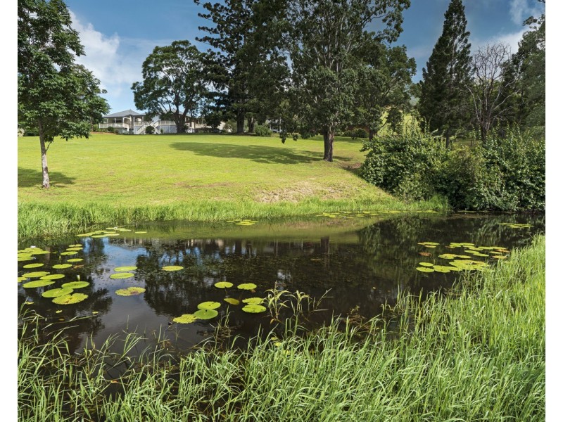 302 Upper Brookfield Road, Upper Brookfield QLD 4069