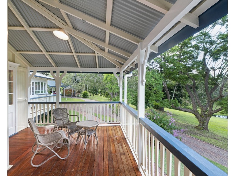 302 Upper Brookfield Road, Upper Brookfield QLD 4069