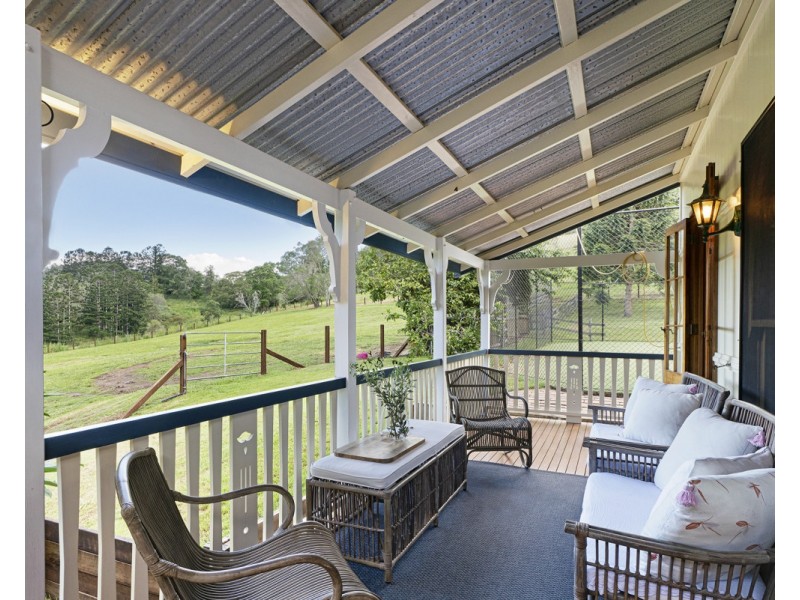 302 Upper Brookfield Road, Upper Brookfield QLD 4069