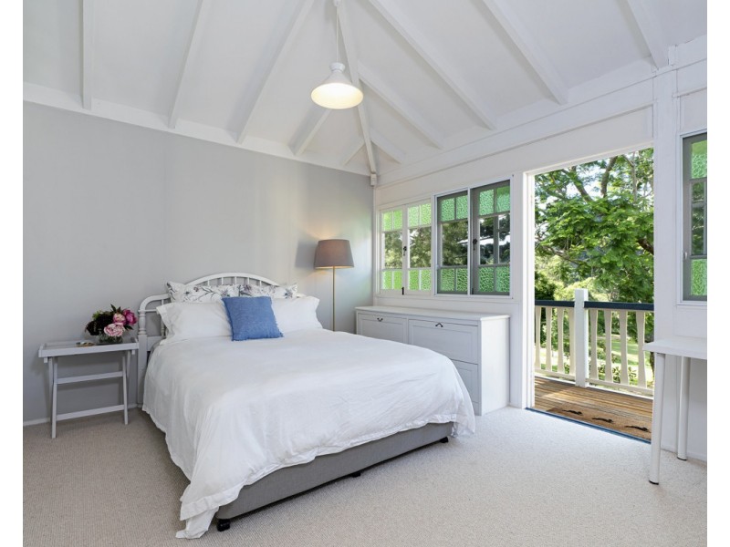 302 Upper Brookfield Road, Upper Brookfield QLD 4069