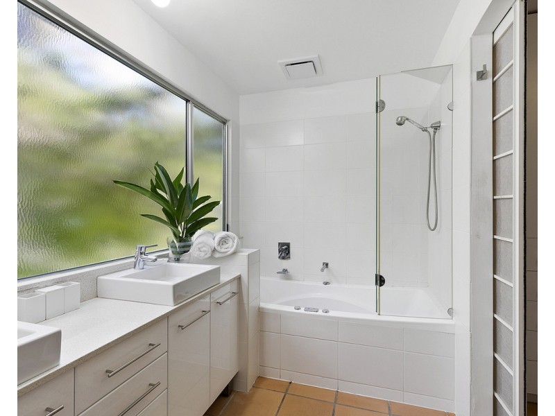 287 Pinjarra Road, Pinjarra Hills QLD 4069