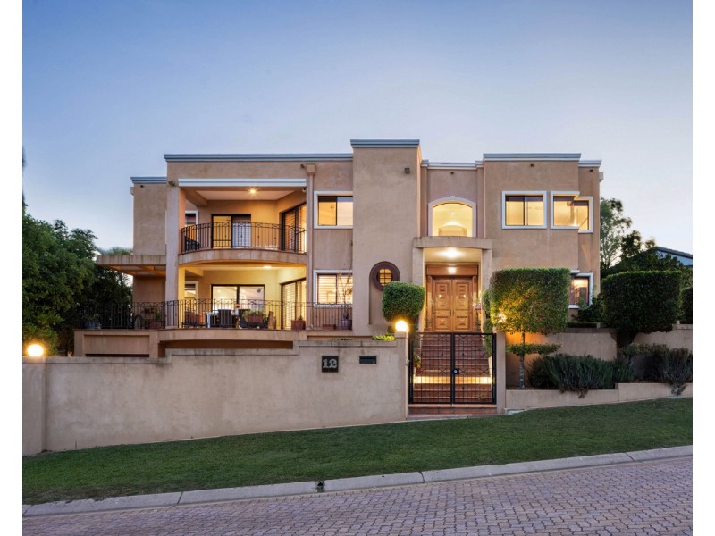 12 Becker Place, Mount Ommaney QLD 4074