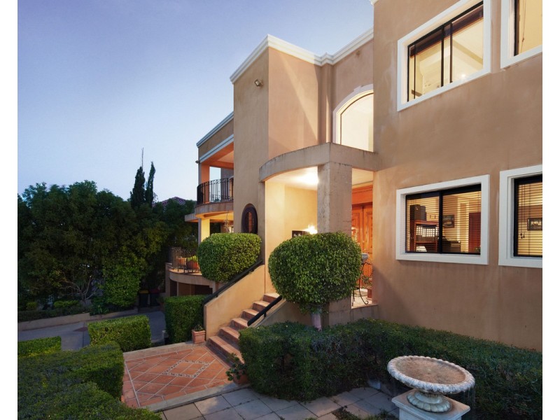 12 Becker Place, Mount Ommaney QLD 4074