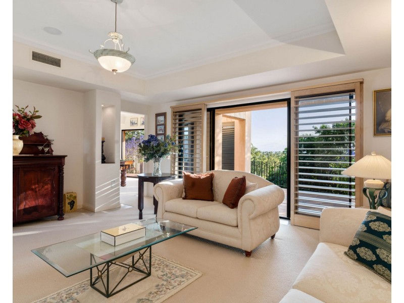 12 Becker Place, Mount Ommaney QLD 4074