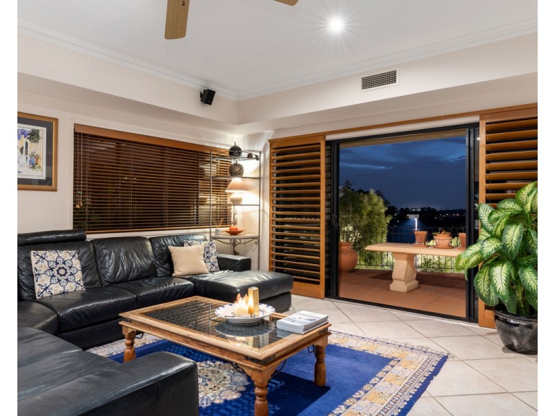 12 Becker Place, Mount Ommaney QLD 4074