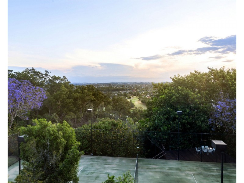 12 Becker Place, Mount Ommaney QLD 4074