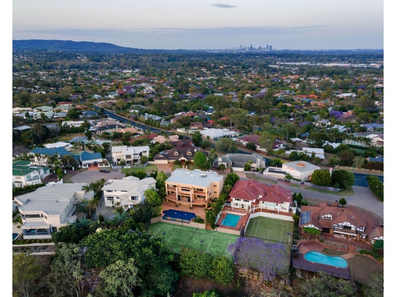 12 Becker Place, Mount Ommaney QLD 4074