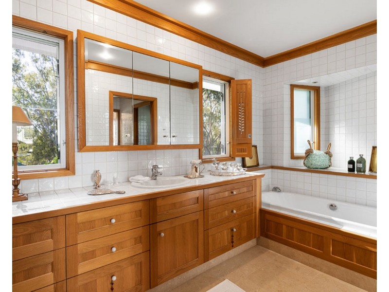 14 Zelita Road, Moggill QLD 4070