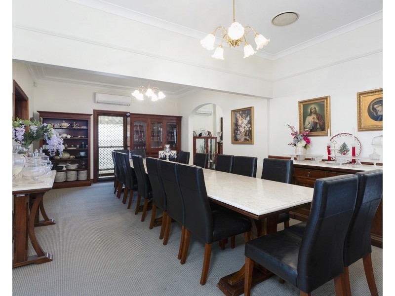 24 Sugars Road, Bellbowrie QLD 4070