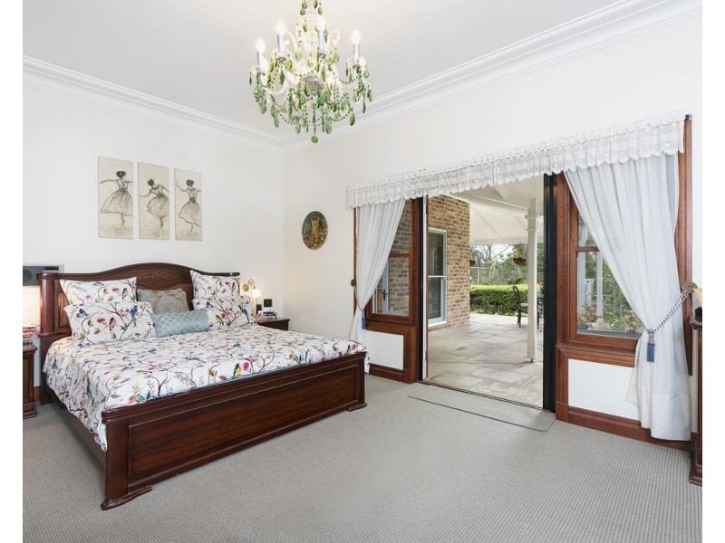 24 Sugars Road, Bellbowrie QLD 4070