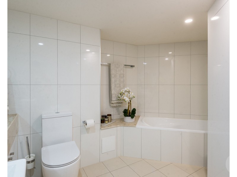 1/16 MacDonald Street, Kangaroo Point QLD 4169