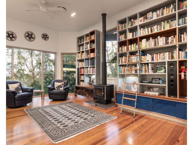 703 Haven Road, Upper Brookfield QLD 4069