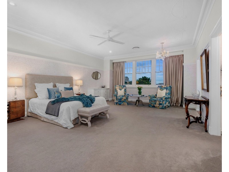 50 Riverview Terrace, Hamilton QLD 4007