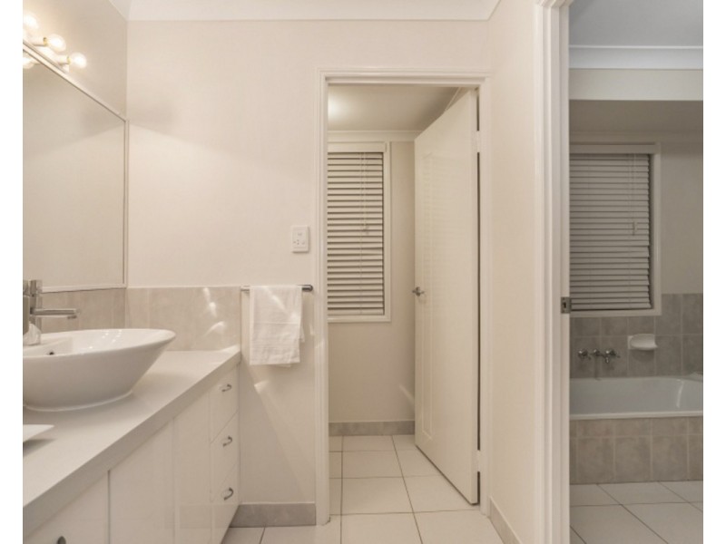 12 Willunga Street, Brookfield QLD 4069