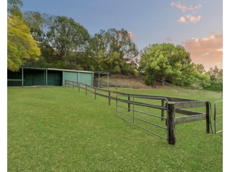 12 Willunga Street, Brookfield QLD 4069