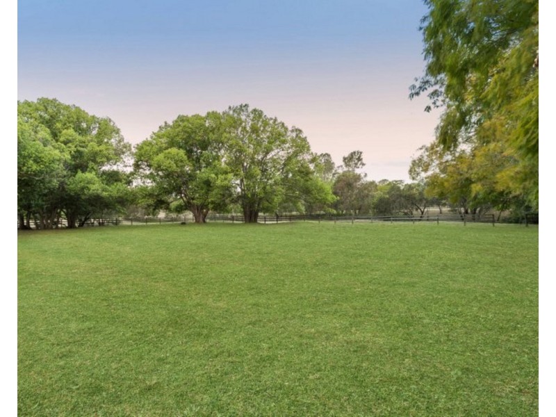 12 Willunga Street, Brookfield QLD 4069