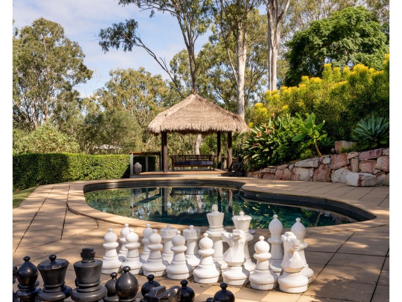 24 Royston Street, Brookfield QLD 4069