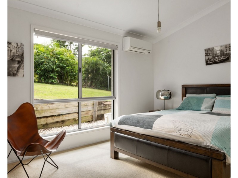 24 Royston Street, Brookfield QLD 4069