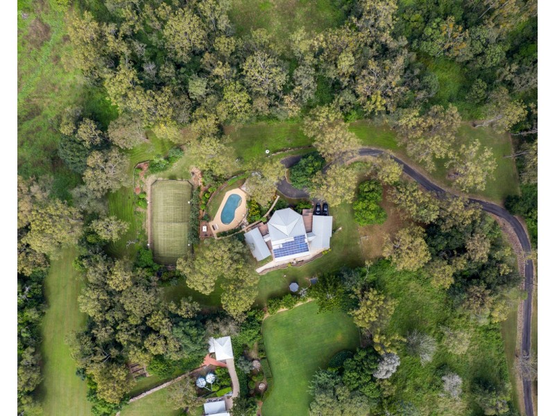 24 Royston Street, Brookfield QLD 4069