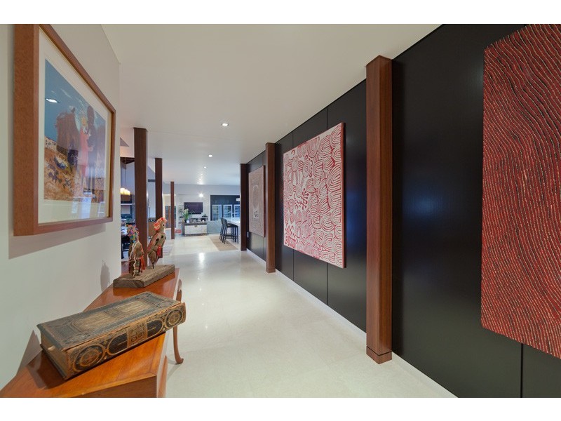 15 Seventh Avenue, St Lucia QLD 4067