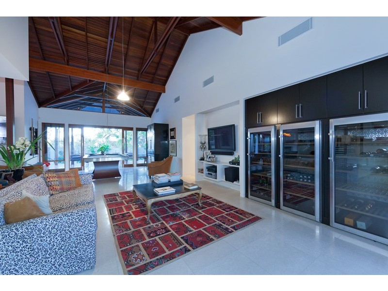15 Seventh Avenue, St Lucia QLD 4067
