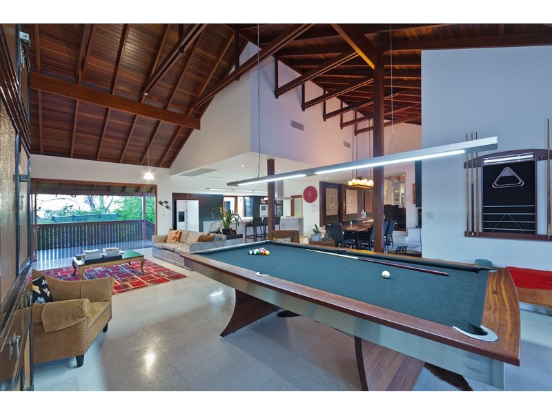 15 Seventh Avenue, St Lucia QLD 4067